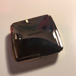 Hourglass Mini Ambient Lighting Bronzer